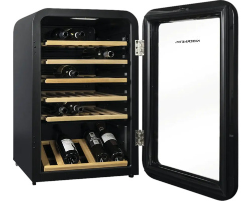 Cave à vin avec étagères en bois et porte en verre