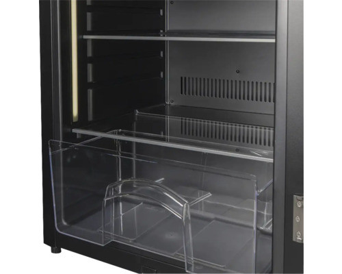 Vue intérieure d'un refroidisseur de boissons avec des étagères