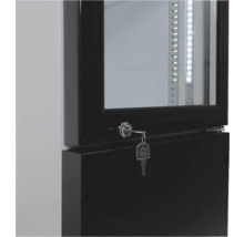 Gros plan d'un réfrigérateur verrouillable avec clé