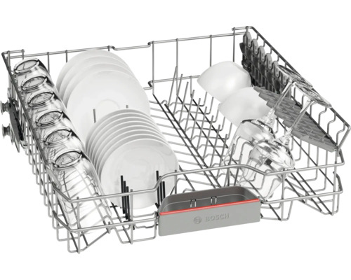 Geschirrspüler-Oberkorb mit Geschirr und Gläsern