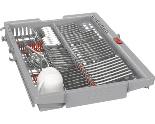 Panier à couverts avec couverts dans le lave-vaisselle