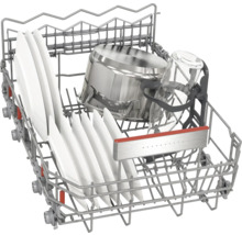 Panier supérieur de lave-vaisselle avec vaisselle