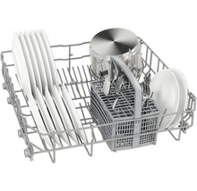 Geschirrspüler mit Geschirr, Besteck und Kochtopf