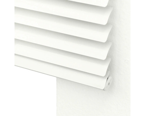 Store vénitien fermé pour la décoration de fenêtres et l'intimité