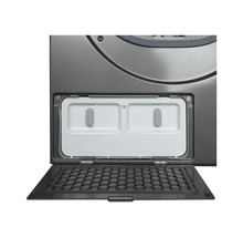 Vue détaillée d'un filtre à peluches ouvert d'un lave-linge