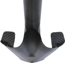 Gros plan d'une bêche noire avec marchepied