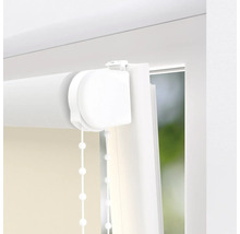 Detailansicht eines Rollos mit Kettenzug zur Fensterdekoration