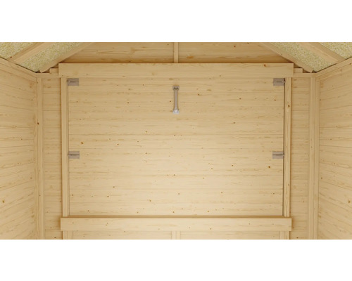 Innenansicht eines Gerätehauses mit Holzwänden und Klappfenster