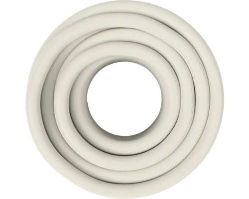 Tuyau d'arrosage enroulé