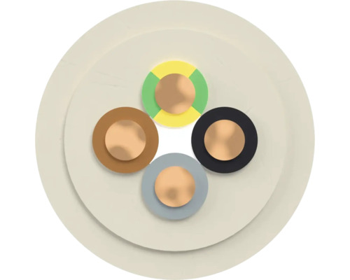 Gros plan d'un câble électrique à quatre fils