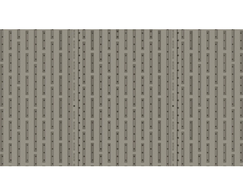 Gros plan d'un panneau perforé pour le rangement des outils