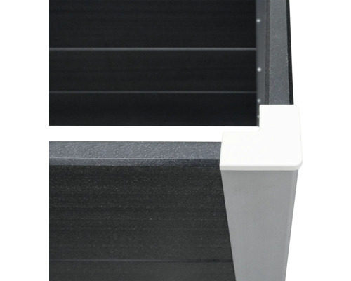 Detailansicht eines Hochbeets aus Kunststoff mit Eckverbindung