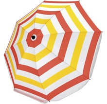 Parasol rayé avec des rayures jaunes, rouges et blanches vues d'en bas