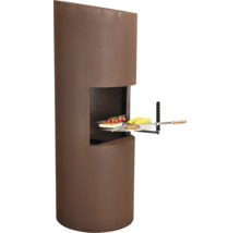 Cheminée barbecue en métal avec aliments grillés