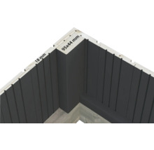 Détail d'angle d'un mur en bois mesurant 95x44 millimètres et d'une épaisseur de 18 millimètres.