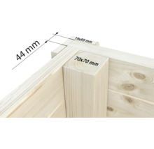 Vue détaillée d'une maison en bois avec des indications de dimensions des poutres en bois