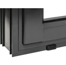 Gros plan d'une fenêtre en PVC grise