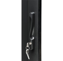 Porte avec clé dans la serrure et poignée