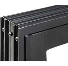 Vue détaillée d'un cadre de fenêtre en aluminium noir