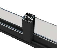 Vue détaillée d'un profilé de fenêtre avec verre