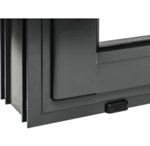 Gros plan d'une fenêtre en PVC grise