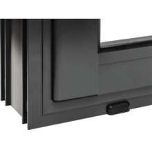 Vue détaillée d'une fenêtre coulissante noire en plastique