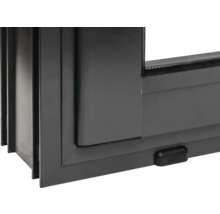 Vue détaillée d'une fenêtre grise avec cadre