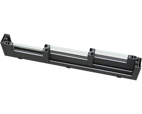 Coupe transversale d'un cadre de fenêtre noir avec verre