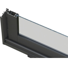 Vue détaillée d'un cadre de fenêtre en aluminium avec verre