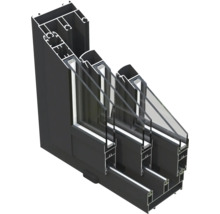 Coupe transversale d'une fenêtre à triple vitrage dans un cadre