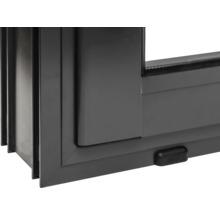 Vue détaillée d'un cadre de fenêtre noir