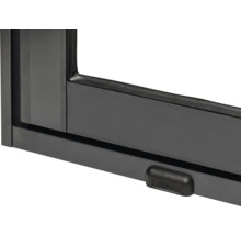 Vue détaillée d'une fenêtre avec cadre en plastique