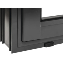 Vue détaillée d'une fenêtre en PVC grise