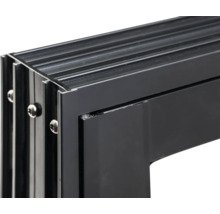 Vue détaillée d'un cadre de fenêtre en aluminium noir