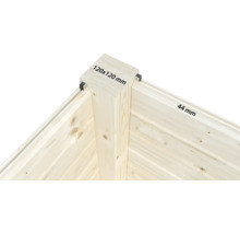 Vue détaillée d'un angle en bois avec des dimensions de 120 x 120 millimètres et 44 millimètres