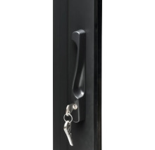 Poignée de porte avec clé dans la serrure