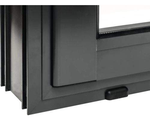 Vue détaillée d'une fenêtre coulissante grise