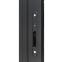 Vue détaillée d'une porte avec poignée intégrée et vis