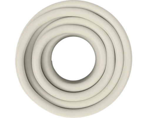 Tuyau d'arrosage enroulé