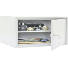 Coffre-fort ouvert avec des objets de valeur