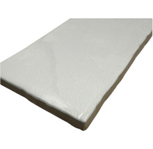 Einzelne weiße Fliese