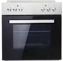 Cuisinière électrique avec plaque vitrocéramique et boutons de commande