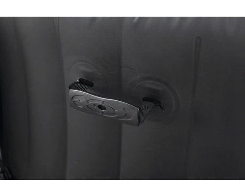 Detailansicht eines Tragegriffs an einem aufblasbaren Produkt