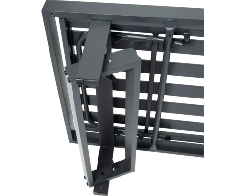 Detailansicht eines Gartentisches mit Klappmechanismus