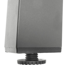 Verstellbarer Möbelfuß aus Metall und Kunststoff