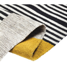 Teppich mit Streifenmuster