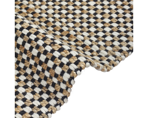 Nahaufnahme eines Teppichs mit Schachbrettmuster