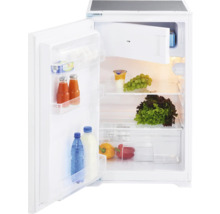 Réfrigérateur blanc ouvert avec des aliments