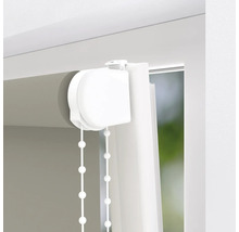 Detailansicht eines Rollos mit Kettenzug zur Fensterdekoration