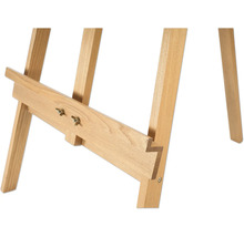 Gros plan d'un chevalet en bois